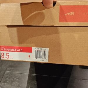 Altra Women's Experience Wild Shoes - Size 8.5 Purple/Peach